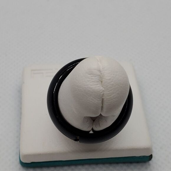 Black Stone Ring  - Picture 5 of 7